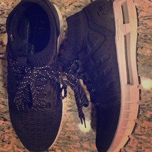 UA HOVR shoes sz 10 (sz 9 or 9.5, run small)